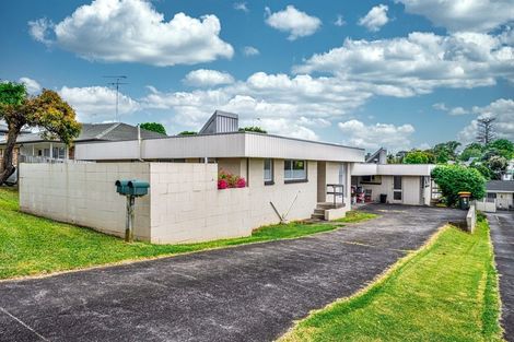Photo of property in 1-2/19 Pegler Drive, Howick, Auckland, 2014