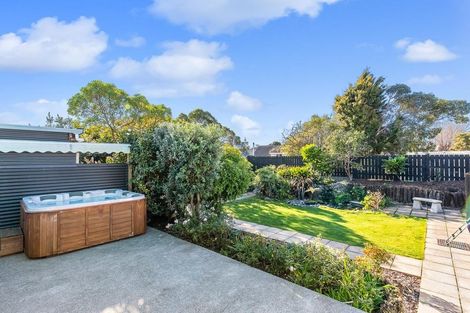 Photo of property in 9 Mahana Road, Paraparaumu Beach, Paraparaumu, 5032