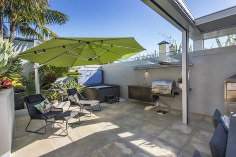 Photo of property in 67 Rothesay Bay Road, Rothesay Bay, Auckland, 0630