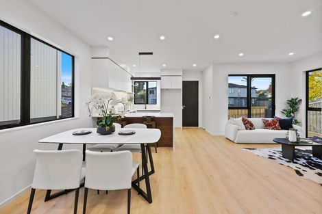 Photo of property in 13b Meadway, Sunnyhills, Auckland, 2010