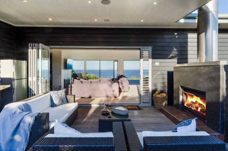 Photo of property in 22 Wonderview Road, Leigh, 0985