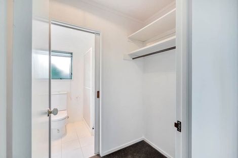 Photo of property in 38 Harbour Lights Close, West Harbour, Auckland, 0618