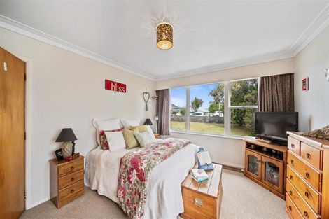 Photo of property in 80 Litten Road, Cockle Bay, Auckland, 2014