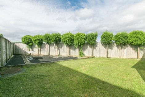 Photo of property in 69 Bordeaux Parade, Te Atatu South, Auckland, 0610