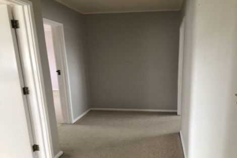 Photo of property in 1/13 Brouder Place, Hillpark, Auckland, 2102