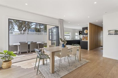 Photo of property in 20 Lynton Road, Bucklands Beach, Auckland, 2012