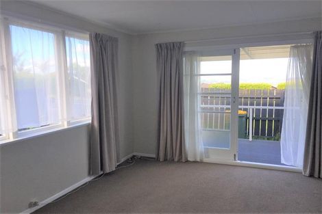 Photo of property in 1/47 Luckens Road, West Harbour, Auckland, 0618