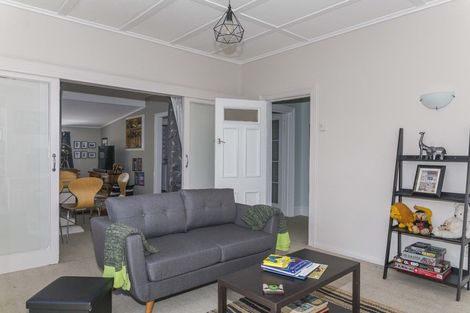 Photo of property in 37 Gordon Street, Dannevirke, 4930