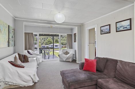 Photo of property in 18 Oxford Road, Lake Rotoma, Rotorua, 3074