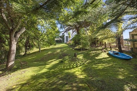 Photo of property in 1/6 Bronwyn Place, Torbay, Auckland, 0630