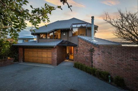 Photo of property in 26 The Crescent, Tindalls Beach, Whangaparaoa, 0930