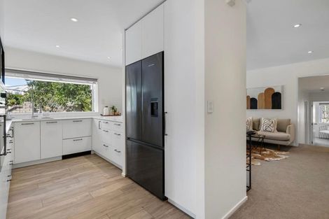 Photo of property in 16 Whitford Road, Howick, Auckland, 2014