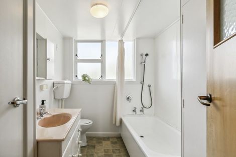 Photo of property in 8 Naughton Terrace, Kilbirnie, Wellington, 6022