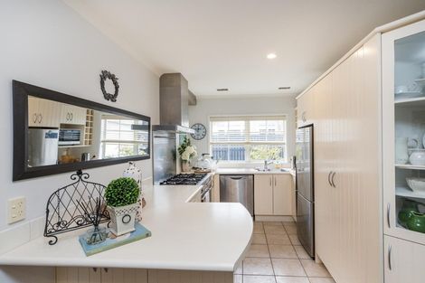 Photo of property in 28 Union Street, Hokowhitu, Palmerston North, 4410
