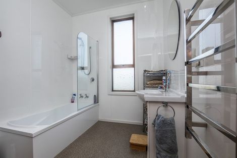 Photo of property in 14 Queen Street, Winton, 9720