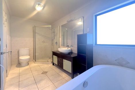 Photo of property in 17d Pakuranga Road, Pakuranga, Auckland, 2010