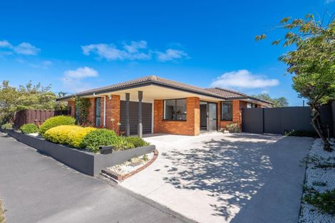 Photo of property in 3/22 Lake Terrace Road, Burwood, Christchurch, 8061