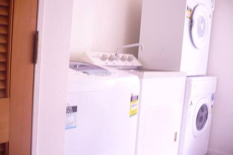 Photo of property in 28 Ronald Macken Place, Windsor Park, Auckland, 0632