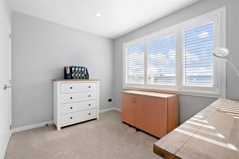 Photo of property in 37 Nobilo Road, Kumeu, 0810