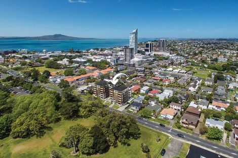 Photo of property in 402/28 Killarney Street, Takapuna, Auckland, 0622