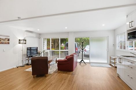 Photo of property in 17 Amapur Drive, Khandallah, Wellington, 6035
