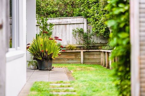 Photo of property in 8 Metzenthin Close, Raumati South, Paraparaumu, 5032