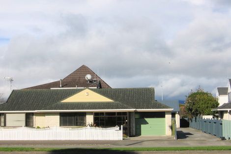 Photo of property in 726-728 Main Street, Palmerston North, 4414