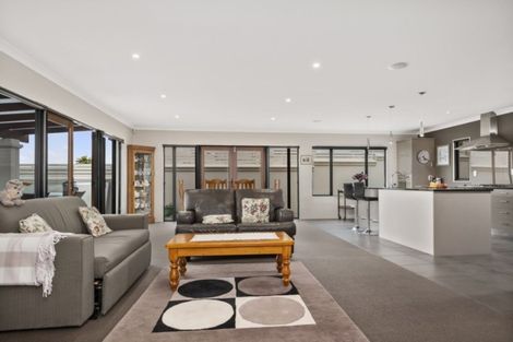 Photo of property in 105 Waikite Road, Welcome Bay, Tauranga, 3175