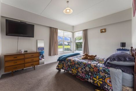 Photo of property in 1 Waltham Court, Cloverlea, Palmerston North, 4412