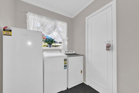 Photo of property in 233 Fifield Terrace, Opawa, Christchurch, 8023