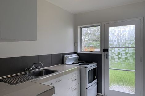 Photo of property in 3/11 Alston Avenue, Kelston, Auckland, 0602