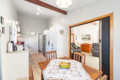 Photo of property in 1 Lilac Lane, Maungaraki, Lower Hutt, 5010