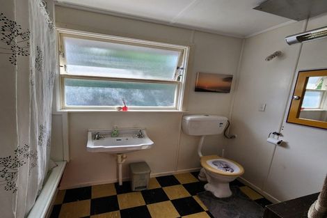 Photo of property in 30 Mark Avenue, Paparangi, Wellington, 6037