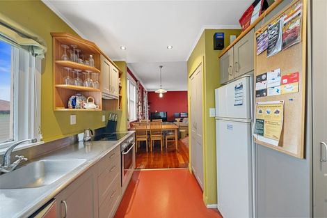 Photo of property in 16 Boyd Terrace, Newtown, Wellington, 6021