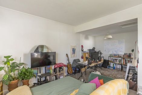 Photo of property in 53 Hawker Street, Mount Victoria, Wellington, 6011