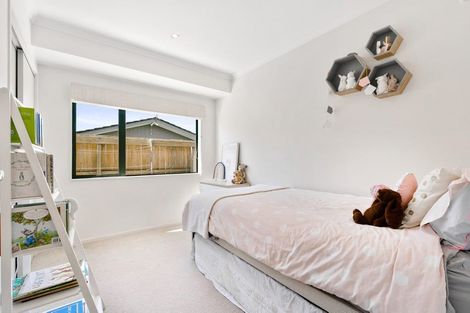 Photo of property in 3b Tawa Road, Te Atatu Peninsula, Auckland, 0610