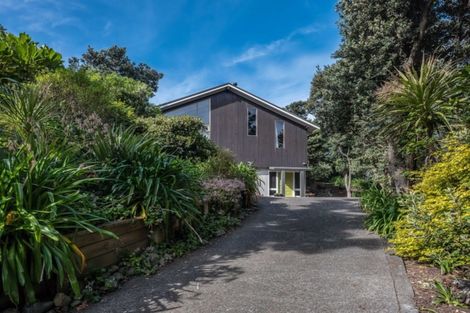 Photo of property in 9 Hona Street, Waikanae Beach, Waikanae, 5036