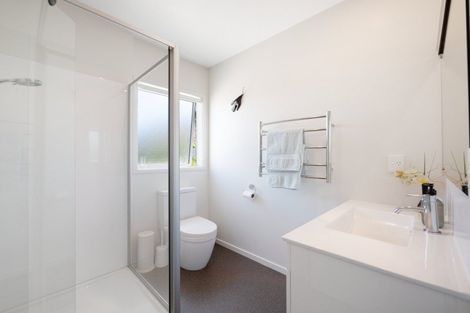 Photo of property in 53 Athenree Road, Athenree, Katikati, 3177