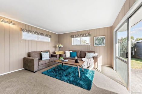 Photo of property in 16 Robert Burke Place, Henderson, Auckland, 0612