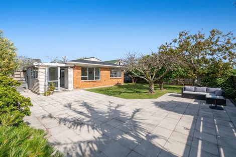 Photo of property in 2/9 Motuora Road, Manly, Whangaparaoa, 0930