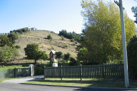 Photo of property in 16 Slade Street, Oamaru North, Oamaru, 9400