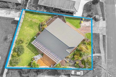 Photo of property in 10 Unsworth Drive, Unsworth Heights, Auckland, 0632