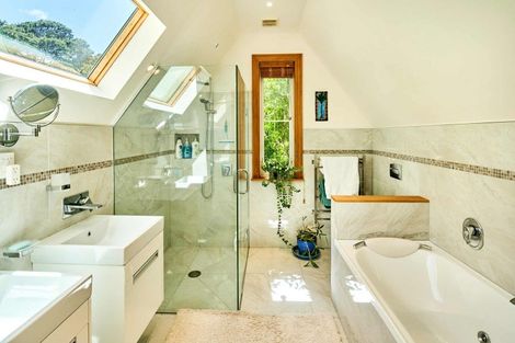 Photo of property in 15 Whiorau Grove, Lowry Bay, Lower Hutt, 5013