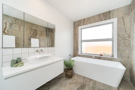 Photo of property in 9 Paterson Lane, Kelvin Grove, Palmerston North, 4470