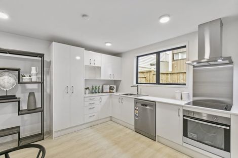 Photo of property in 14c Ropata Avenue, Point England, Auckland, 1072