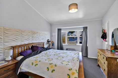 Photo of property in 10 Cook Street, Marfell, New Plymouth, 4310