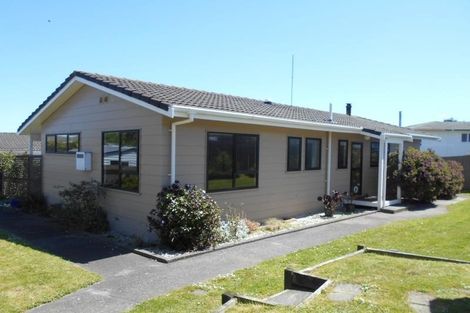 Photo of property in 37 Guadeloupe Crescent, Grenada Village, Wellington, 6037