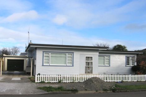 Photo of property in 21 Nikau Street, Takaro, Palmerston North, 4410