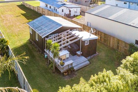 Photo of property in 104 Riverview Road, Whangamata, 3620