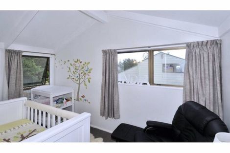 Photo of property in 2/2 Ceramco Place, Torbay, Auckland, 0630
